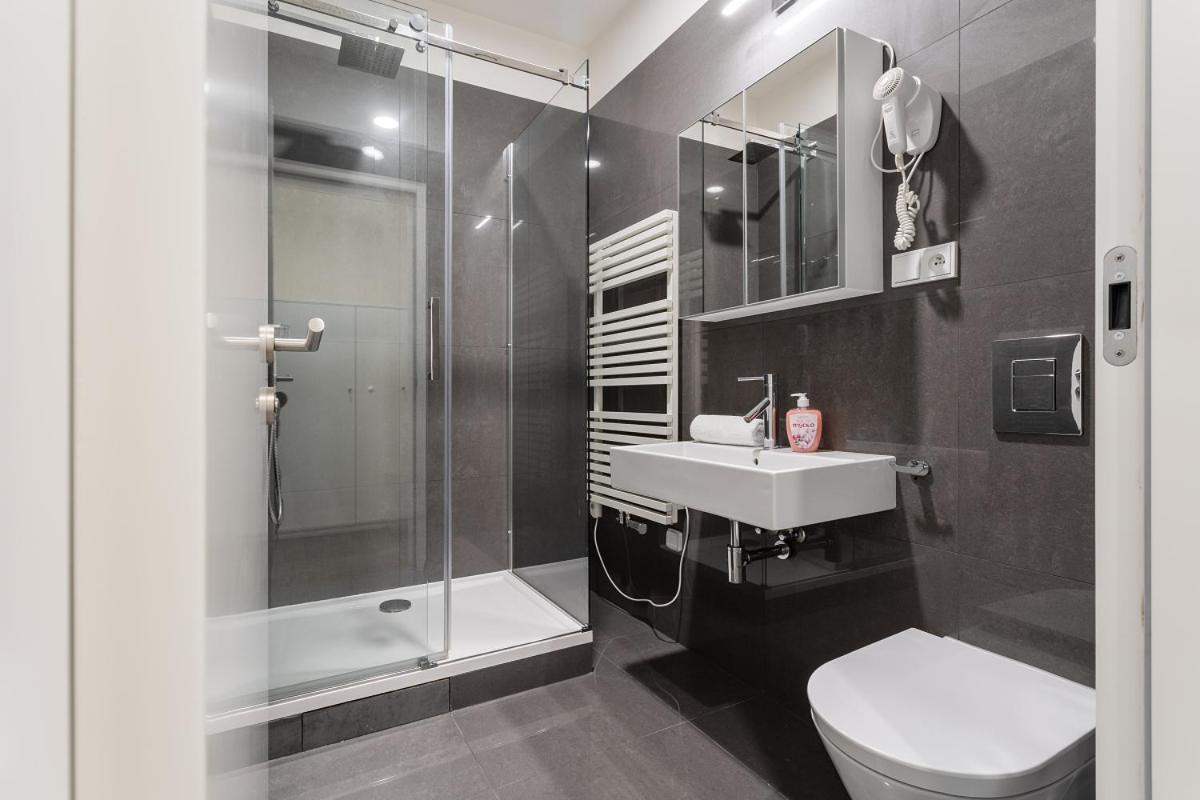Modern Apartments Close To River 프라하 외부 사진