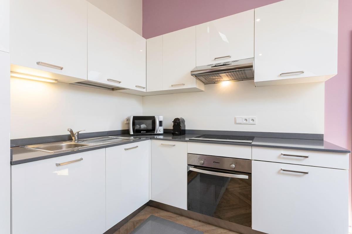 Modern Apartments Close To River 프라하 외부 사진